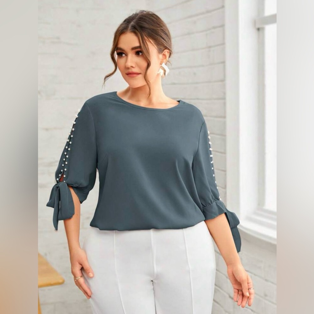 SHEIN Plus Pearls Split Knotted Cuff Blouse